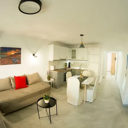 Evaggelia Design * Néa Péramos